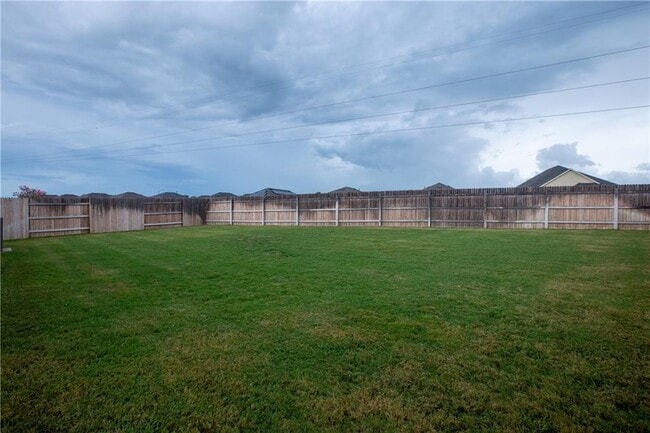 Building Photo - 124 Crooked Trail