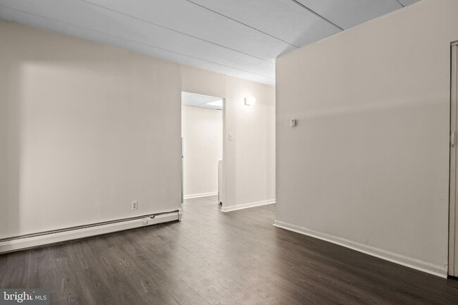 Building Photo - 1575 W Street Rd