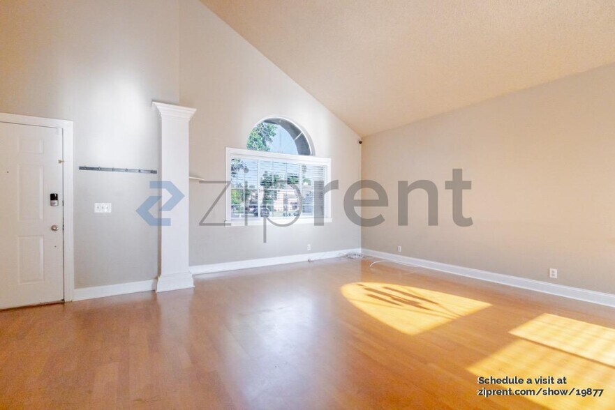 Building Photo - 401 Donaldson Ct