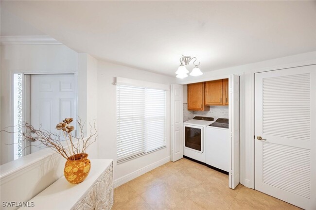 Building Photo - 5455 Worthington Ln