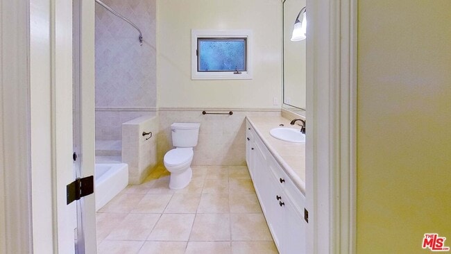 Building Photo - 3920 Van Noord Ave