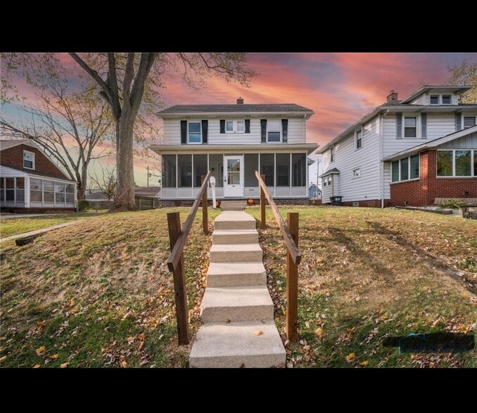 Newly renovated - 476 Shasta Dr