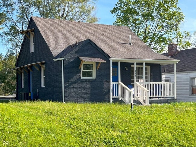 Building Photo - 1604 W 11th St