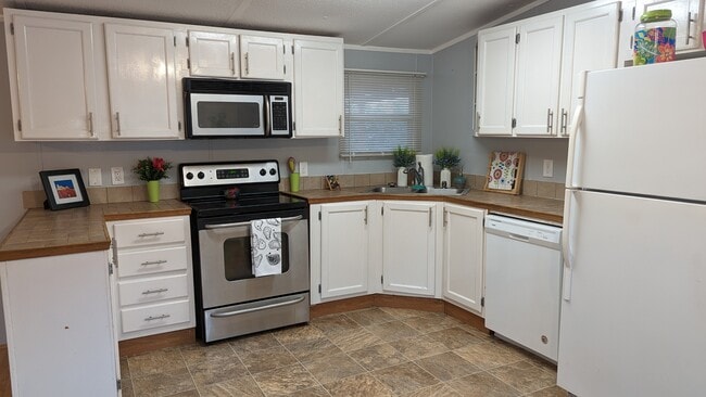 Building Photo - 106 Sumac Ln