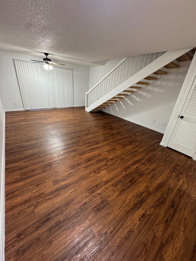 Building Photo - 1723 NE 2nd St