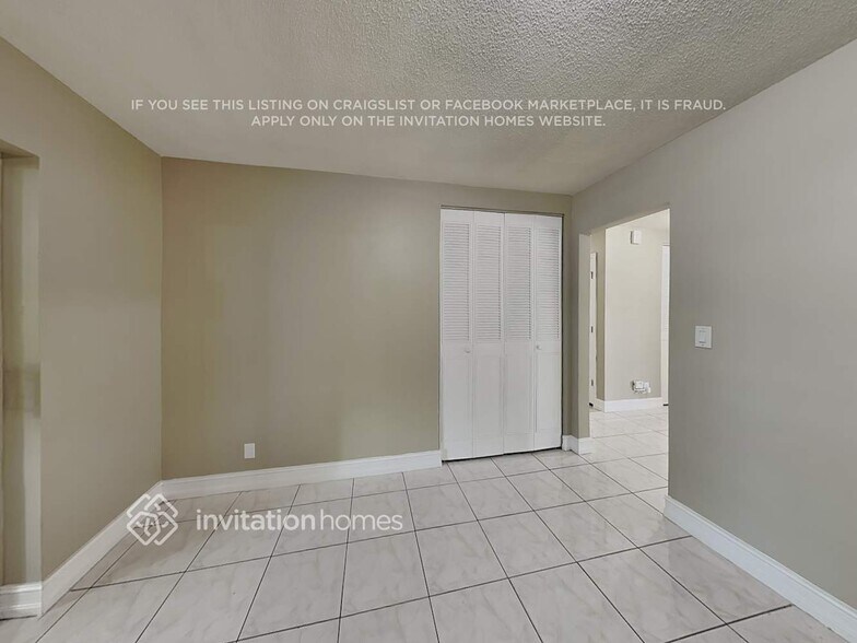 Building Photo - 341 SW 64th Ave