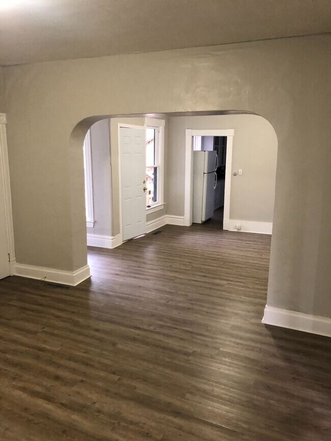 Building Photo - 301 E Nora Ave