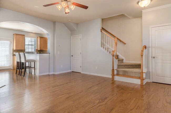 Building Photo - "Charming 3-Bedroom Home with 2 Full Baths in Beautiful Belmont!"