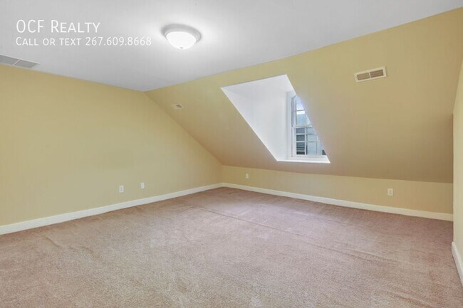 Building Photo - 535 Spruce St