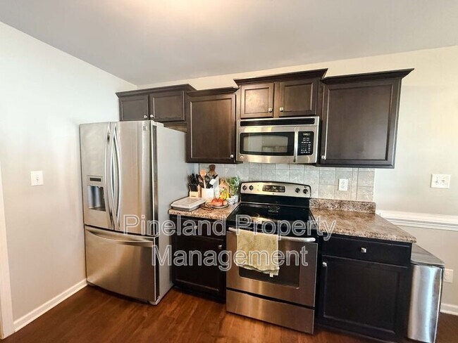 Building Photo - 246 Stockbridge Dr