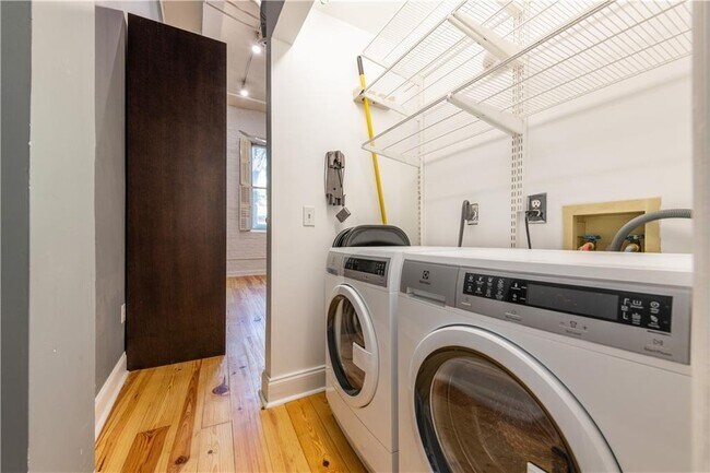 Building Photo - 210 Walker St SW