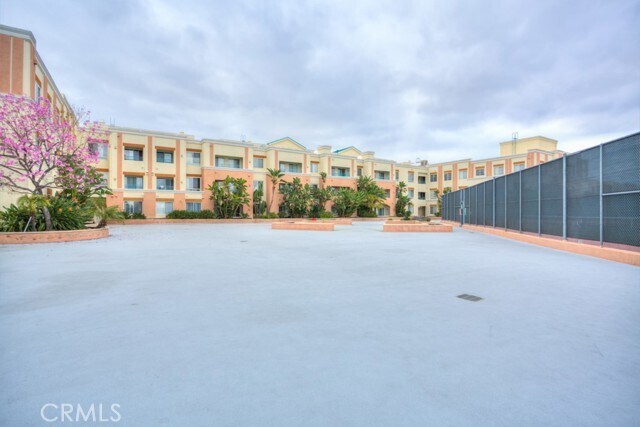 Building Photo - 580 W Main St