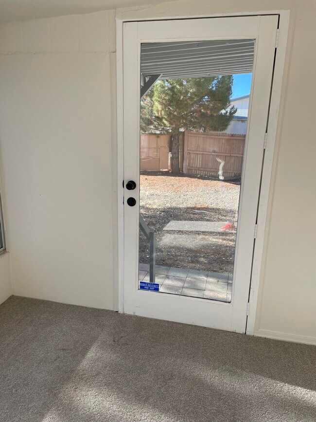 Building Photo - 9037 E Rancho Vista Dr