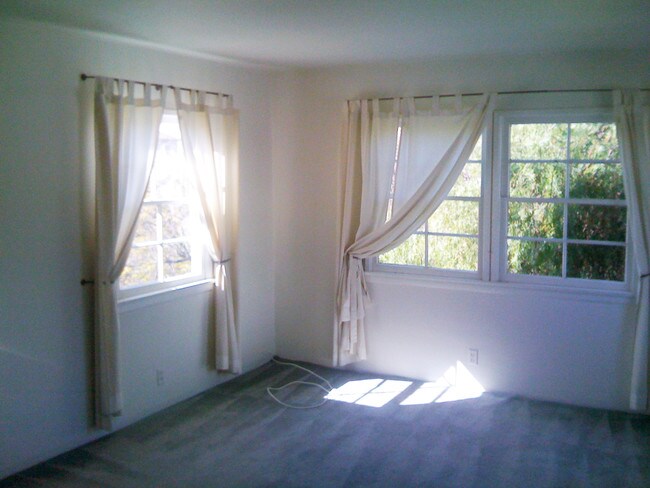 Primary Photo - 1532 Veteran Ave