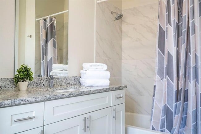 Building Photo - 7529 Sunflower Cir