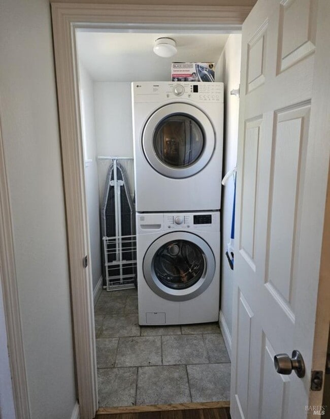 Building Photo - 2010 Imola Ave