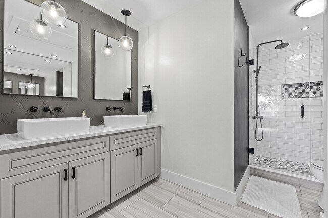 Building Photo - 13400 Bedford Mews Ct