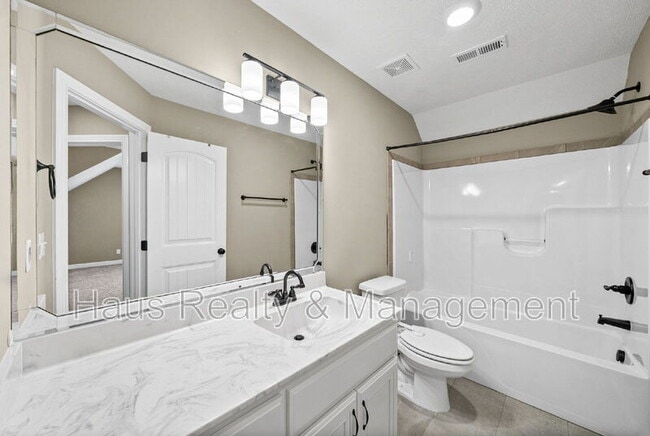 Building Photo - 415 Glenstone Springs Dr