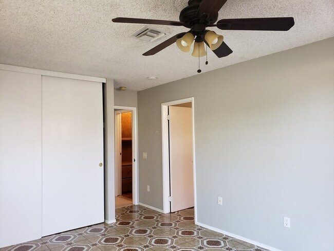 Building Photo - 5005 63rd St