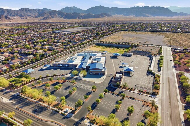 Building Photo - Available for Immediate Move-In! Discover this exceptionally well-maintained and cared-for corner...