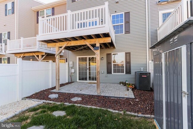 Building Photo - 8611 Upton Ln