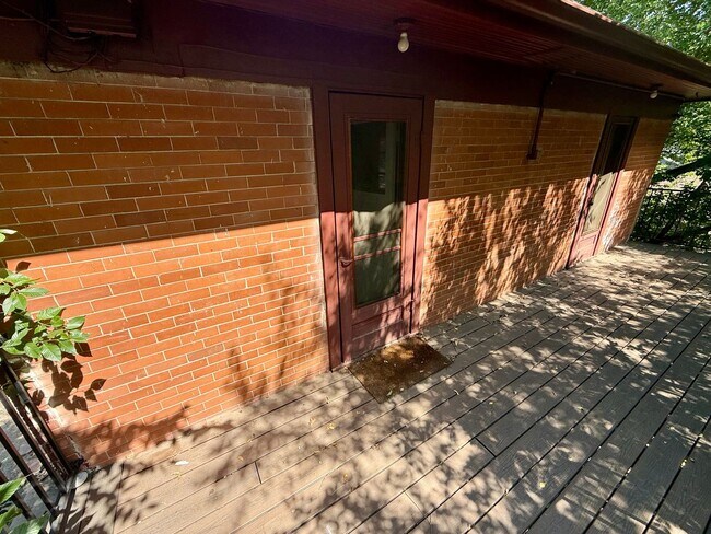 Building Photo - 1123 Laporte Ave