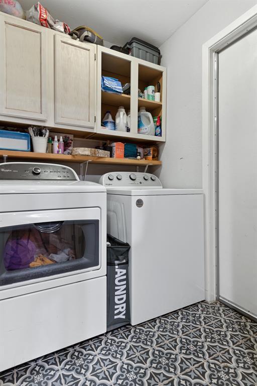 Building Photo - 3909 Holt Dr