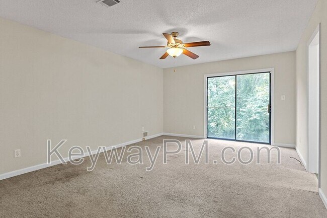 Building Photo - 219 Brooks Dr