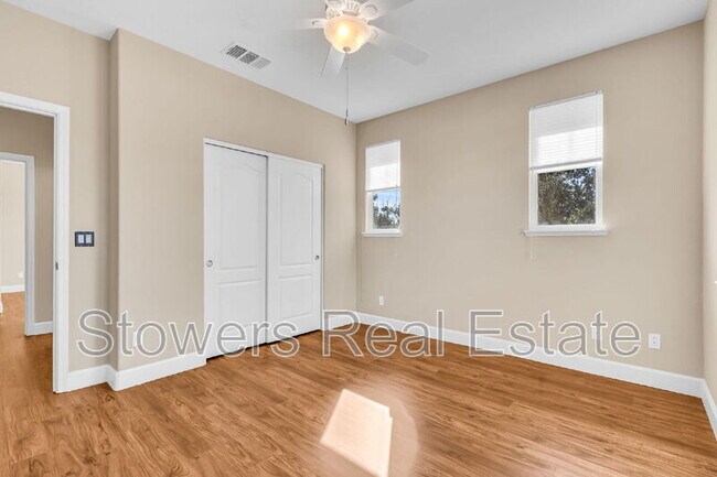 Building Photo - 718 El Paseo Cir