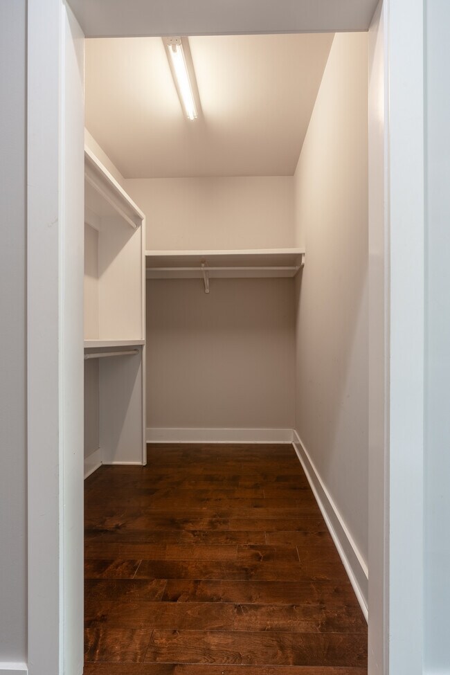 Building Photo - 517B Southgate Ave