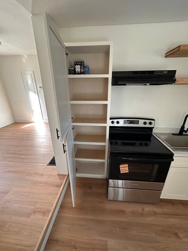 Building Photo - 564 Cooper Ave