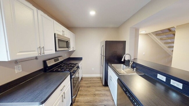 Building Photo - 5078 Stoneybrook Blvd