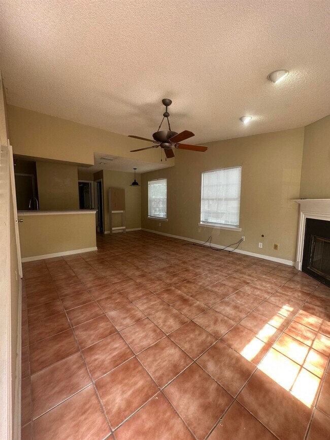 Building Photo - 2470 Nugget Ln