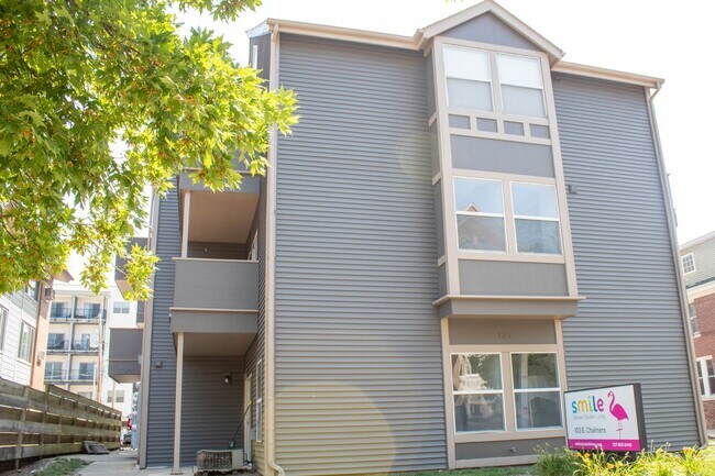 Interior Photo - 103 E Chalmers St