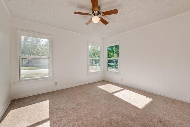 Building Photo - 3415 Crites St