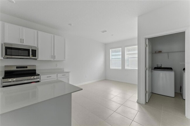 Building Photo - 2035 Rider Rain Ln