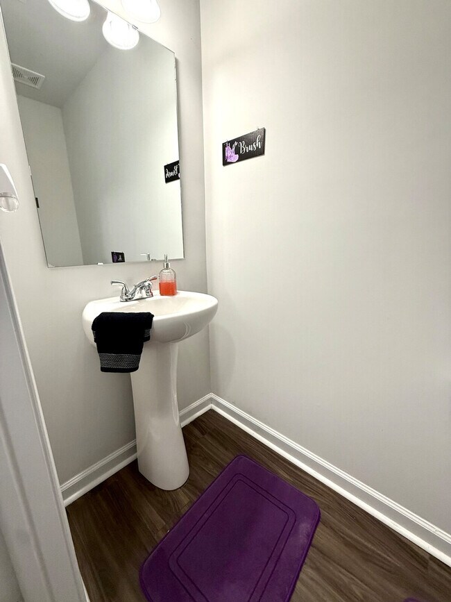 Building Photo - 2794 Prince Charles Ct