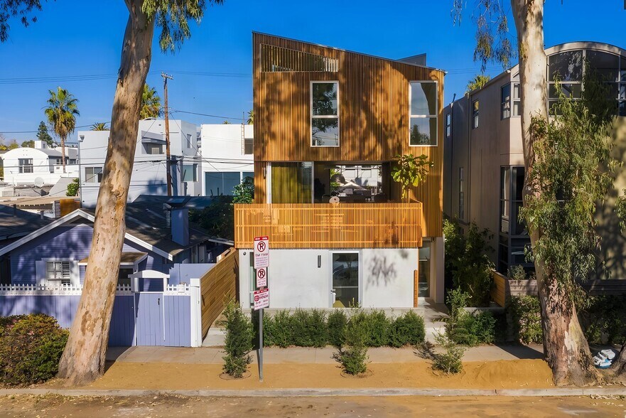 Building Photo - 1519 Cabrillo Ave