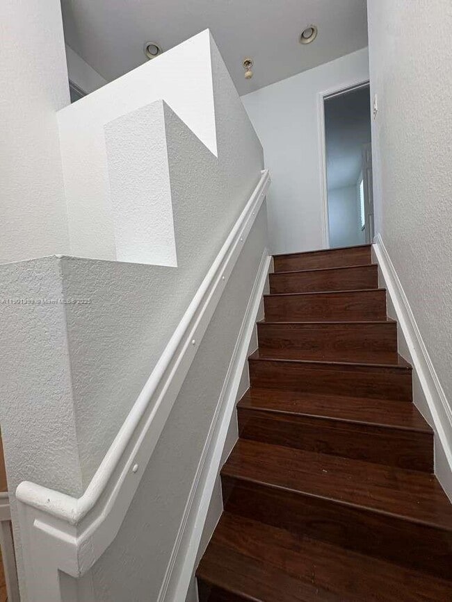 Building Photo - 1064 Golden Cane Dr