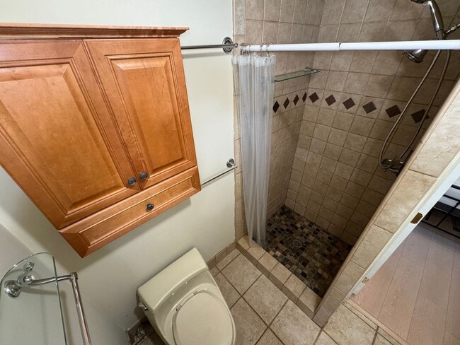 Building Photo - Beautiful 3 Bed 2.5 Bath Single Family Hom...