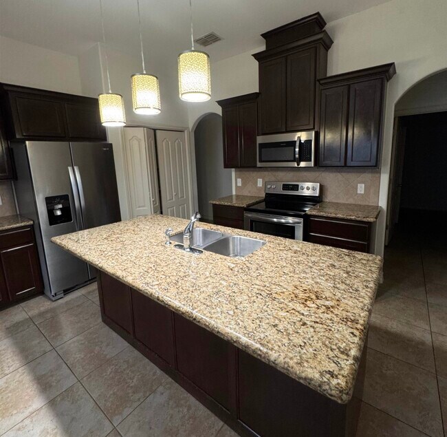 Building Photo - 212 Sandhill Oak Dr