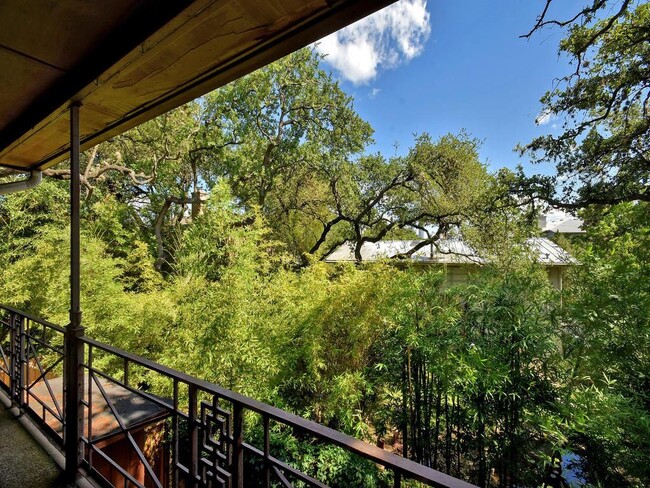 Building Photo - 206 Park Ln