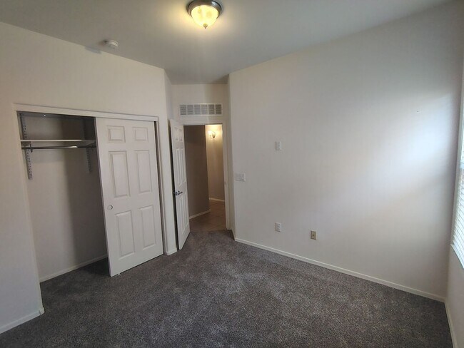 Building Photo - 8990 W Cloudwood Dr