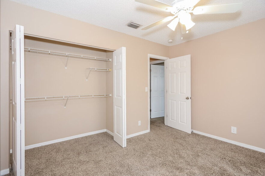 Building Photo - 6252 Seminole Terrace