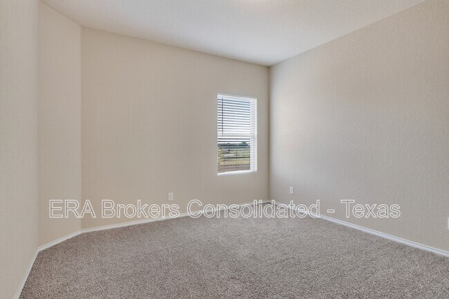 Building Photo - 10610 Grn Lk Dr