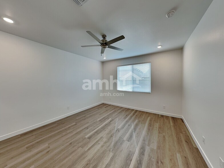 Building Photo - 20177 W Thomas Rd