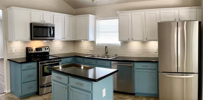 Building Photo - 6 Tivoli Garden Ct
