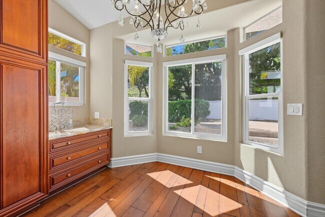 Building Photo - 4911 Amador Dr