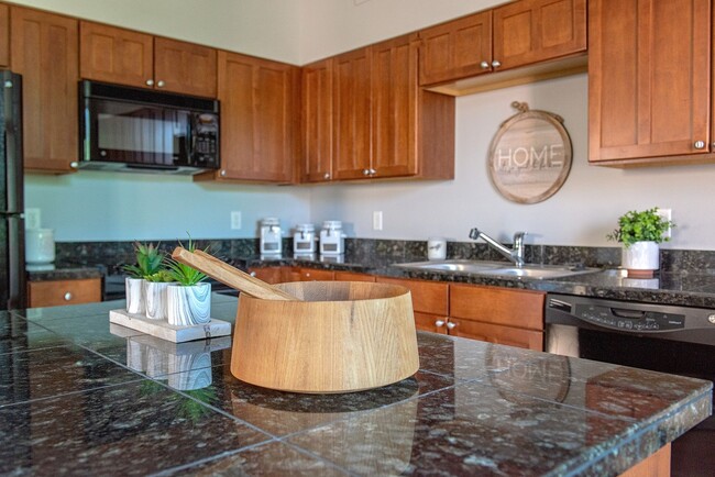 Building Photo - 2B/2B Luxury Louisville Condo with Mountai...