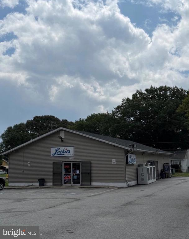 Building Photo - 1358 Raleigh Dr